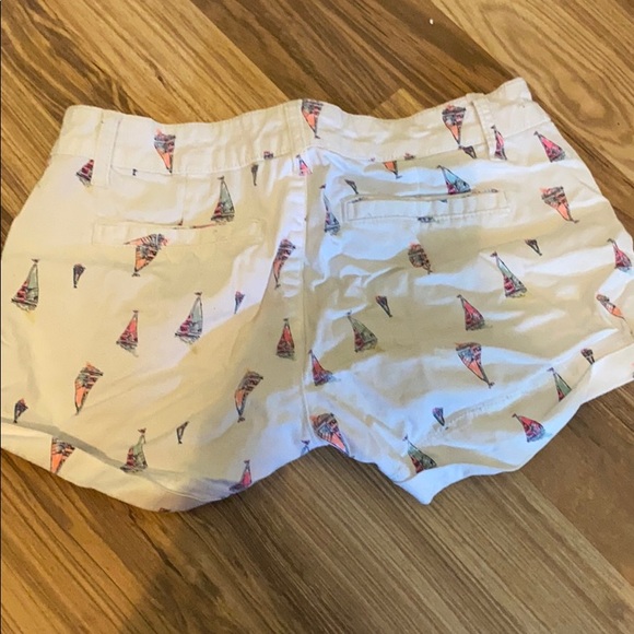 Shorts - Picture 2 of 3